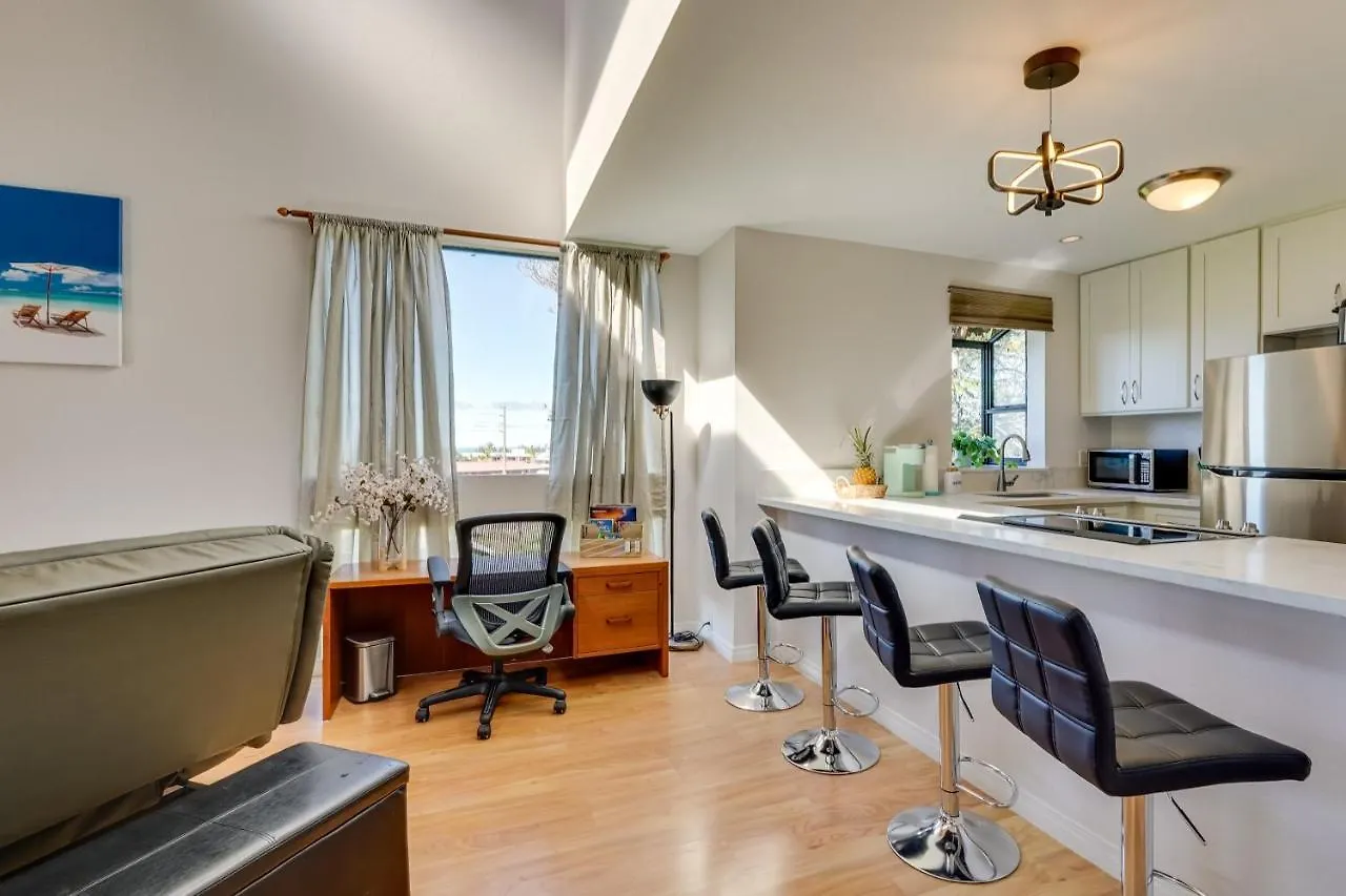 Apartment Top-Floor Kailua Bay Resort Condo With Ocean Views!