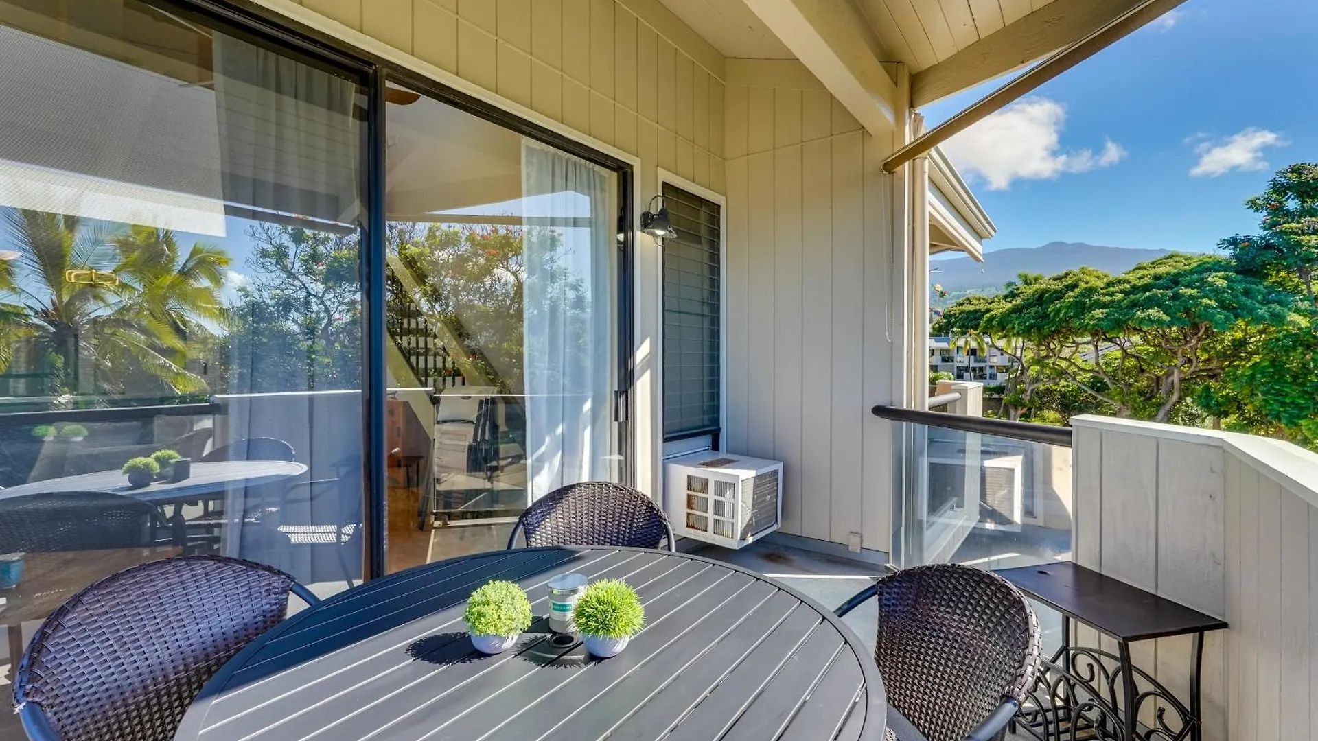 Top-Floor Kailua Bay Resort Condo With Ocean Views! 0*, Kailua-Kona United States