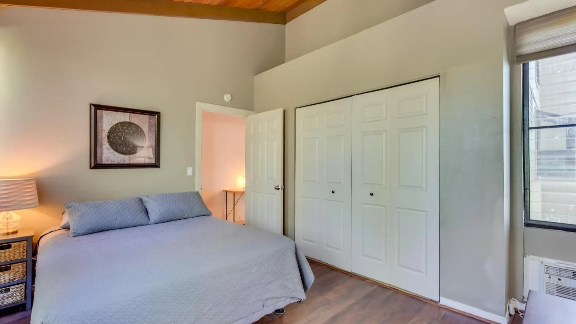 Apartment Top-Floor Kailua Bay Resort Condo With Ocean Views!