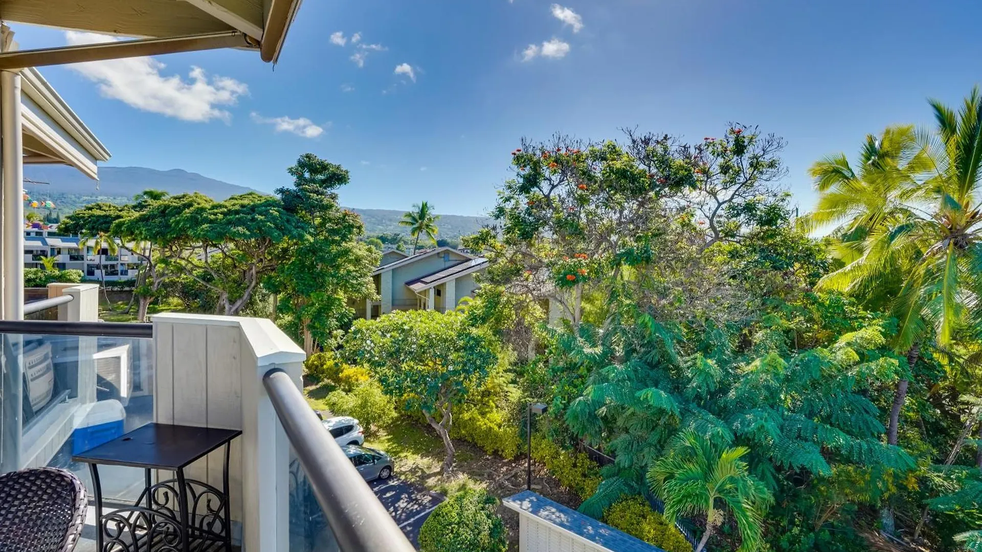 Top-Floor Kailua Bay Resort Condo With Ocean Views! Apartment